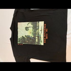 Oversized graphic tee